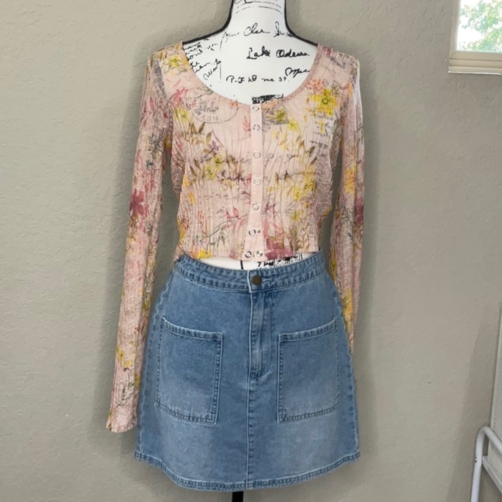 478 - We The Free Multicolor Floral Top with Denim Skirt - Picture 3 of 7